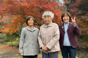 特別養護老人ホーム とよなか荘 年間行事 あじさい遠足　粟井神社にて！